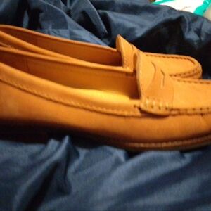 Moccasin shoes